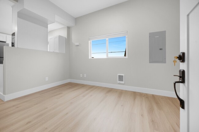 Photo - 1412 23rd St NE Unidad 4