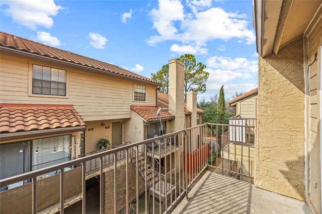 Building Photo - 4777 Cedar Springs Rd Unit 8N