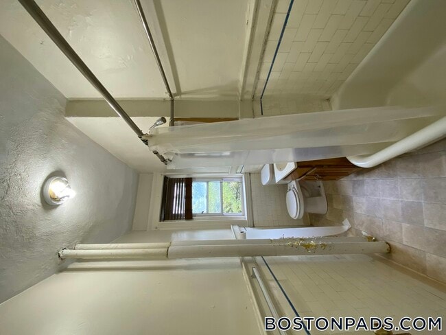 Building Photo - 231-235 Park Dr Rental