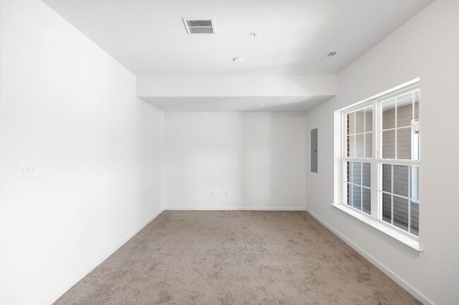 Photo - 415 Lenape Way