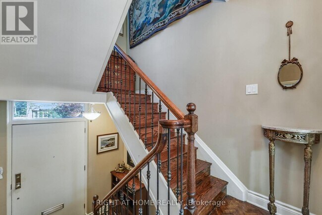 Photo - 25 Clarendon Ave