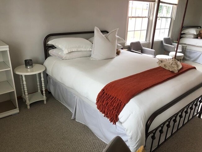 Spacious bedroom and a large mirrored closet - 19144 Calvert St