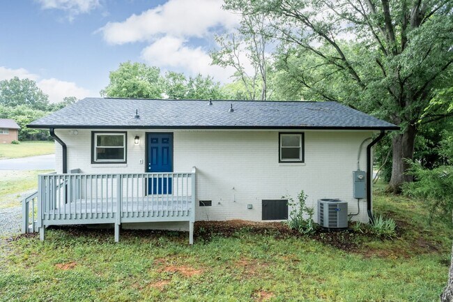 Photo - Three Bedroom Home!