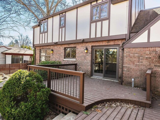 Photo - Large 5BR/3.5 Bath in Elm Heights. Available Now!