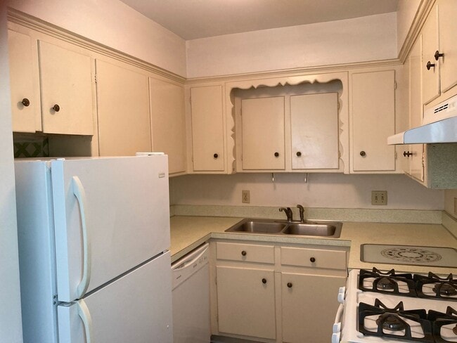 Photo - 406 Harden St Unit 406