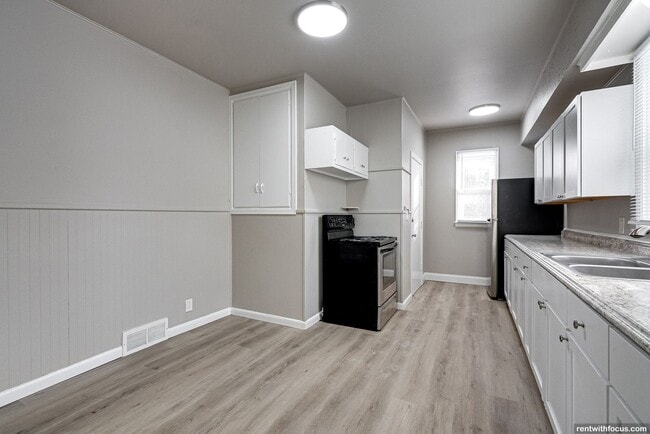 Photo - 135 Broad St Unidad 135