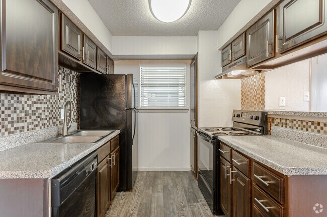 2BR,1BA - 884SF - Kitchen - The Landry