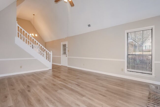 Photo - 6744 Blue Spruce Dr