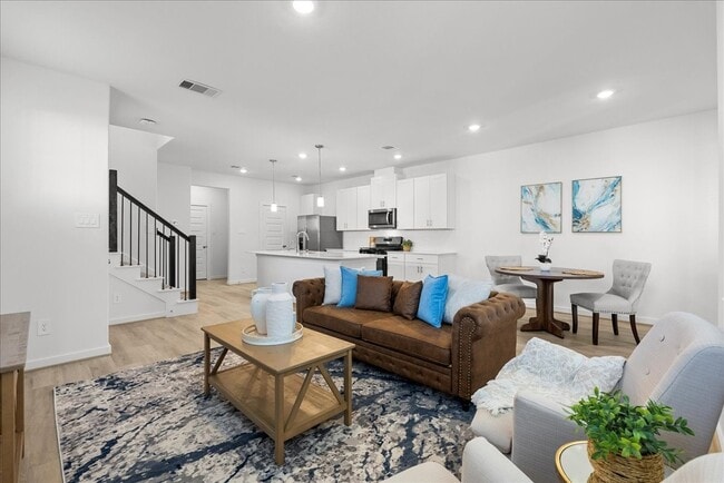 Building Photo - 535 Avisa Dr