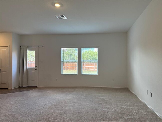 Photo - 112 Standing Rock Ln