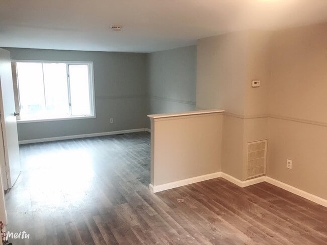 Photo - 42 Gladstone Ave