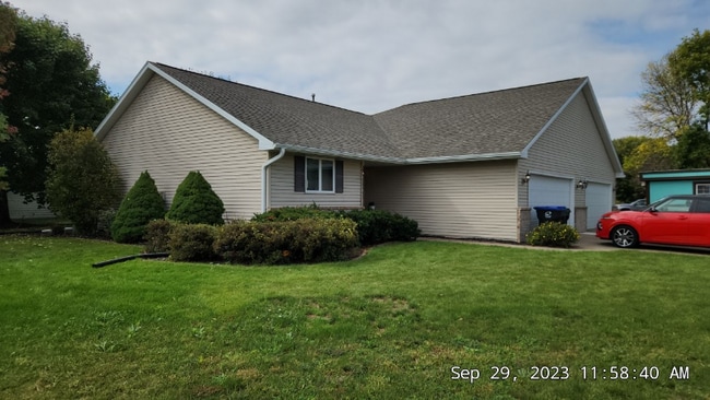 Photo - W3183 Westowne Ct House