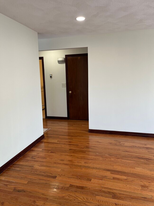 Photo - 110 Capital St Unit Apartment