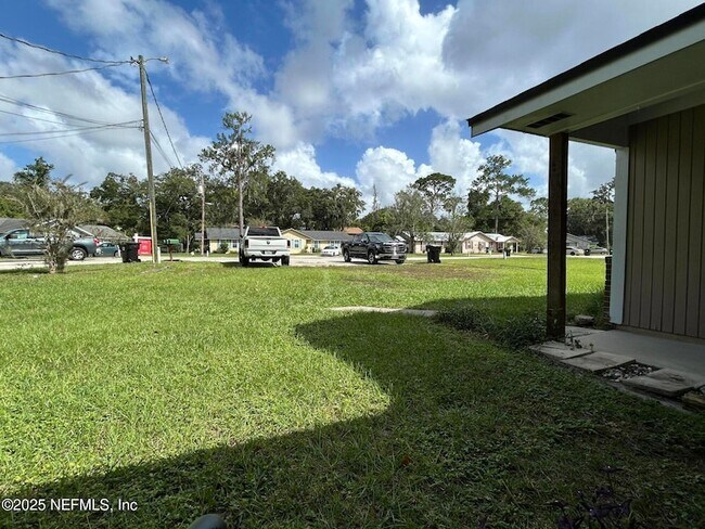 Photo - 808 Meadowbrook Dr Unit B