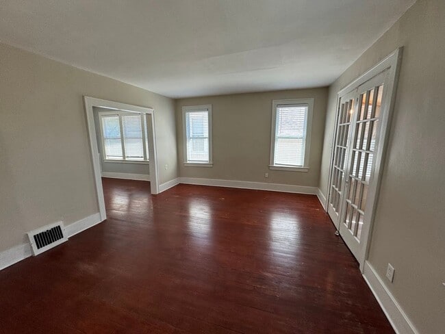 Photo - 143 E Chesterfield St Unit D035-02 E Chesterfield 143 2 - Upper