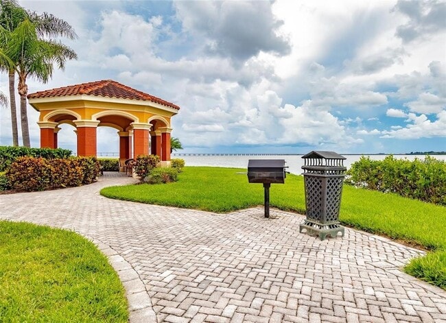 Photo - 2705 Via Murano Unidad 129