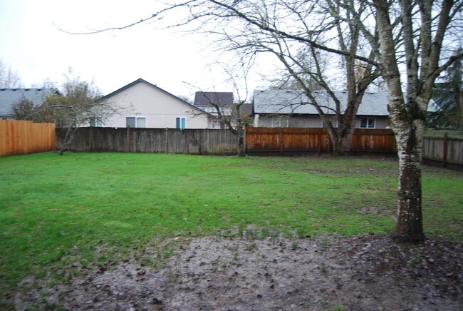 Photo - 3 Bedroom Home N side of Newberg