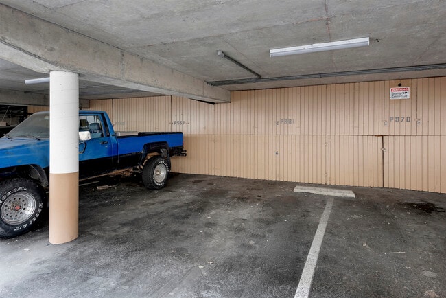 Plaza de aparcamiento n.º 2 - 2640 Worden St.