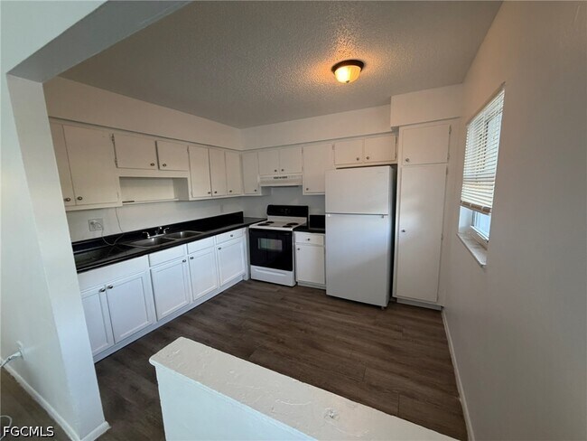Photo - 2708 Broadway Unit 7