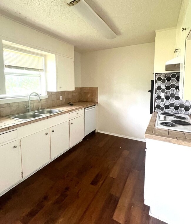 Photo - Affordable Comfort 3 Bedroom with 1.5 Bath Home