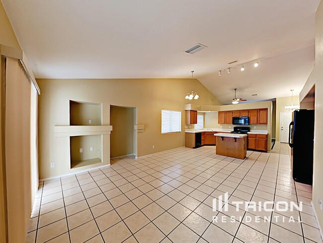 Photo - 610 Largo Azul Ave