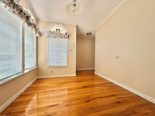 Photo - Large and Spacious 2/2 on near half acre NO HOA!