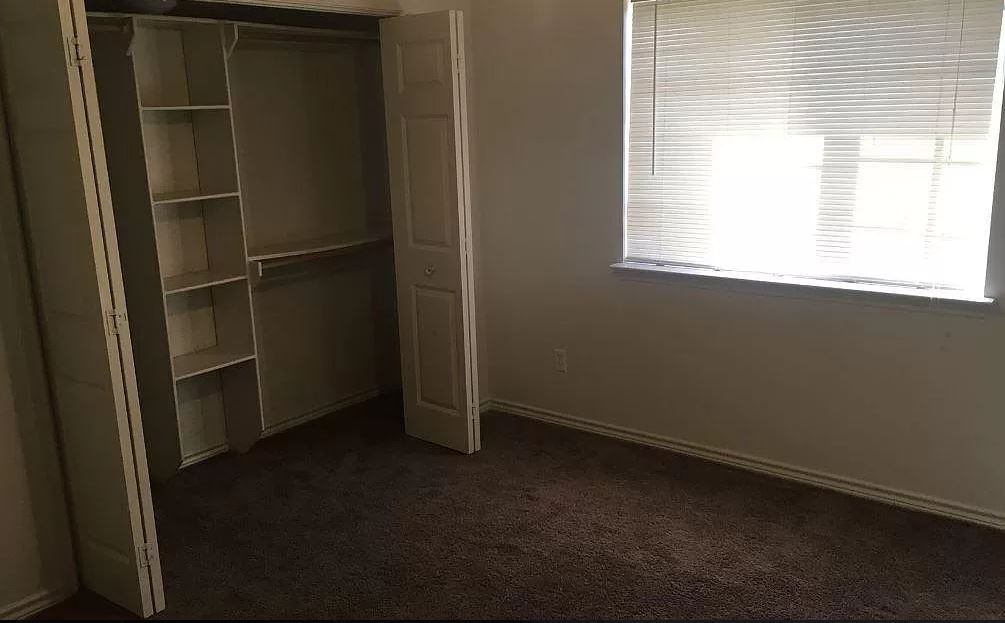 Photo - 1704 Dexter Dr S