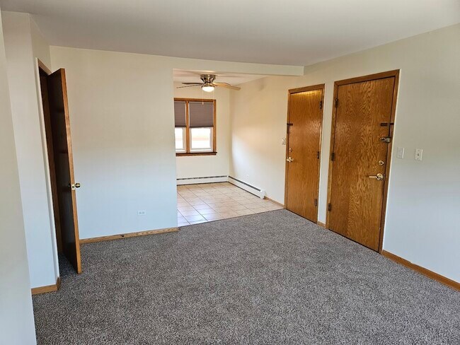 Photo - 7511 W Fullerton Ave Unidad 3S