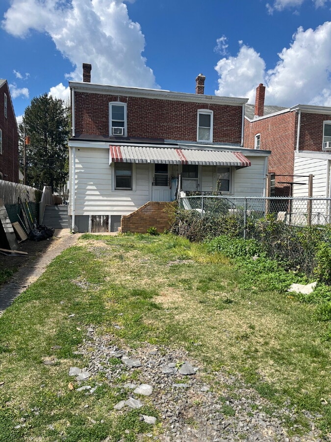 Photo - "Spacious 4-Bed Townhouse with Gleaming Hardwood Floors in Trenton's Heart!"