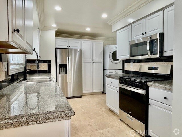 Building Photo - 5015 River Ave Unit A Rental