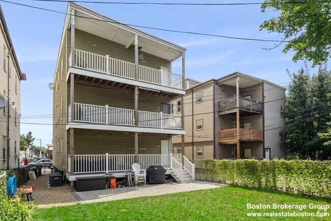 Building Photo - 995 Dorchester Ave Unit 2 Rental