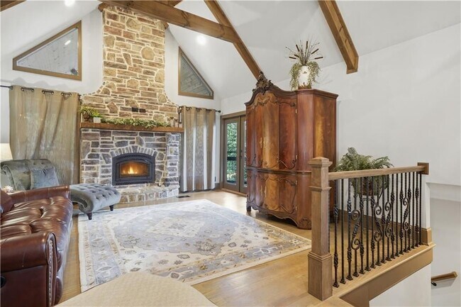 Photo - 2115 Kemp Dr