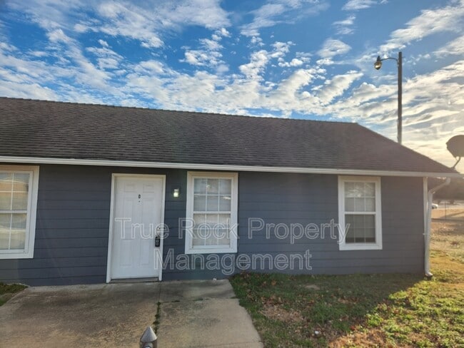 Photo - 218 E 14th St