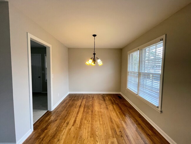 Photo - 615 Austin Dr NW