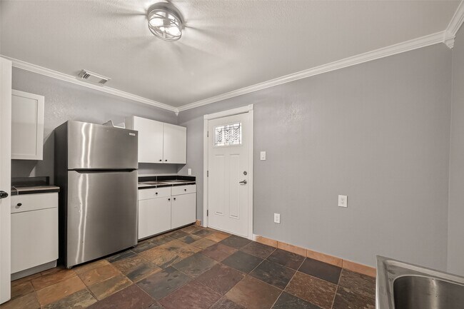 Photo - 2120 Fulton St