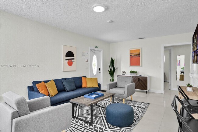 Photo - 6452 Custer St