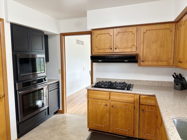 124 Mohican Pl