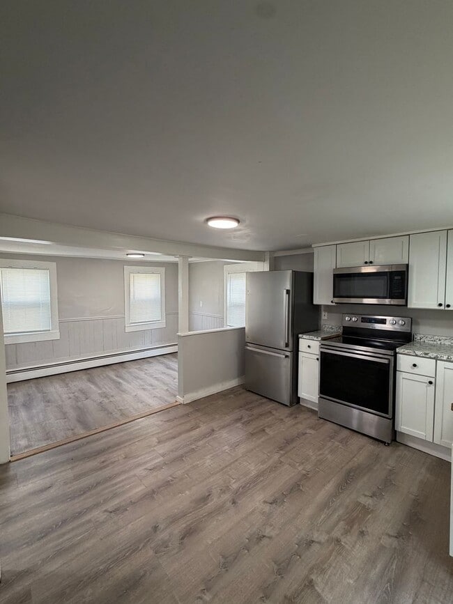 Building Photo - 04 Stewart Unit 1