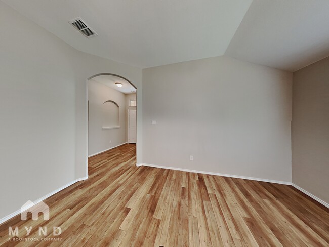 Photo - 482 Stuart Ln