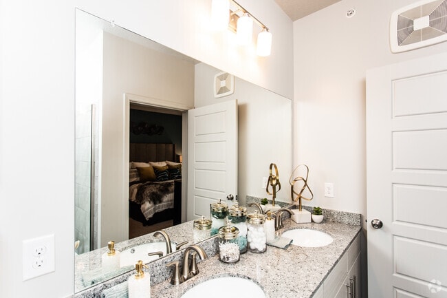 2BR, 2BA - 1,188 SF - Acadia