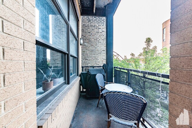 Photo - 1815 N Milwaukee Ave Unidad 201