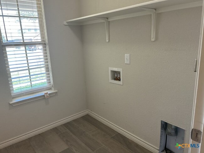 Building Photo - 7607 Melanite Dr