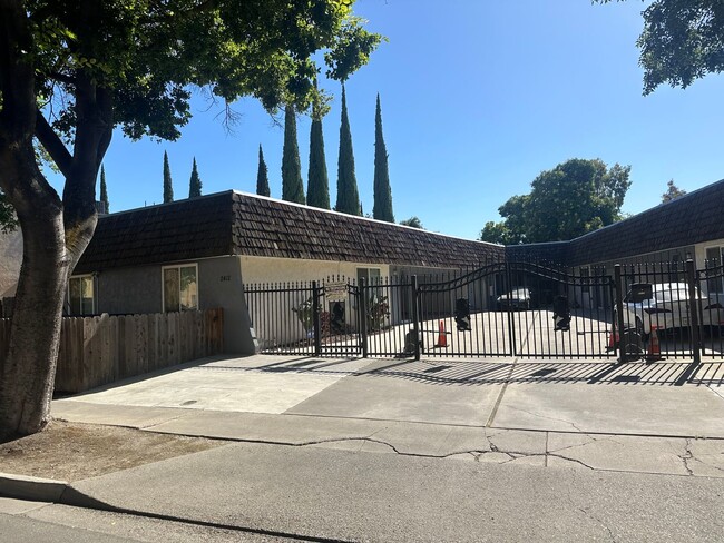 Building Photo - 2412 Vera Cruz Dr Unit #1 Rental