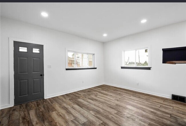 Photo - 143 Chalfont St