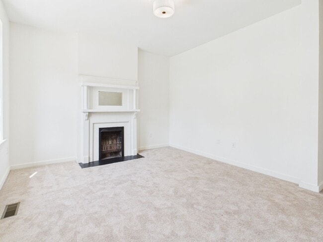 Photo - 204 Wellford St Unidad Apartment A