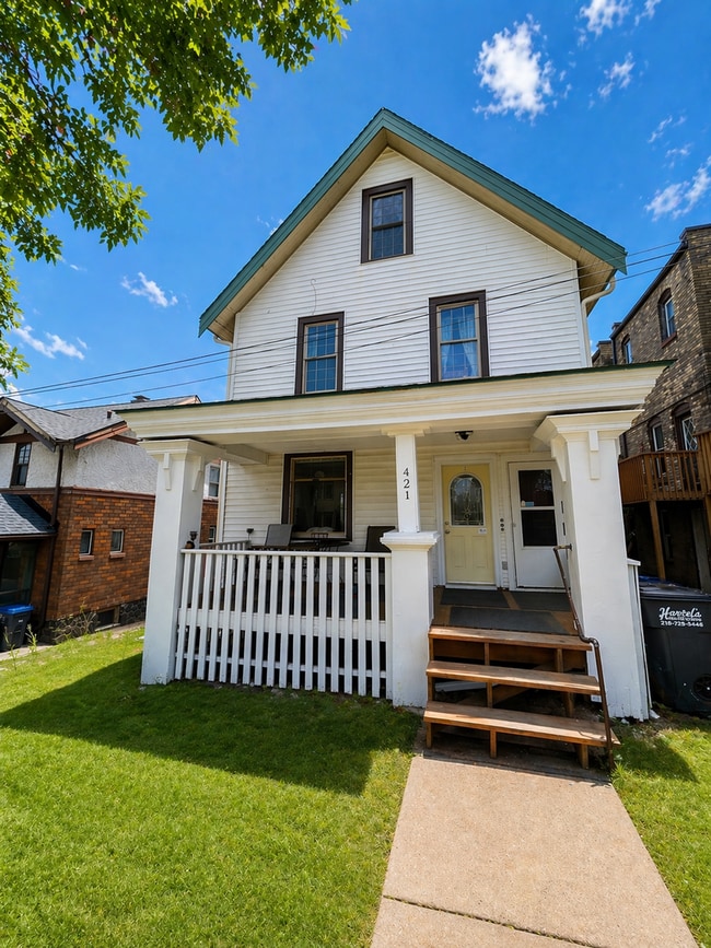 Building Photo - 421 N 18th Ave E Unit 2 (Upper)