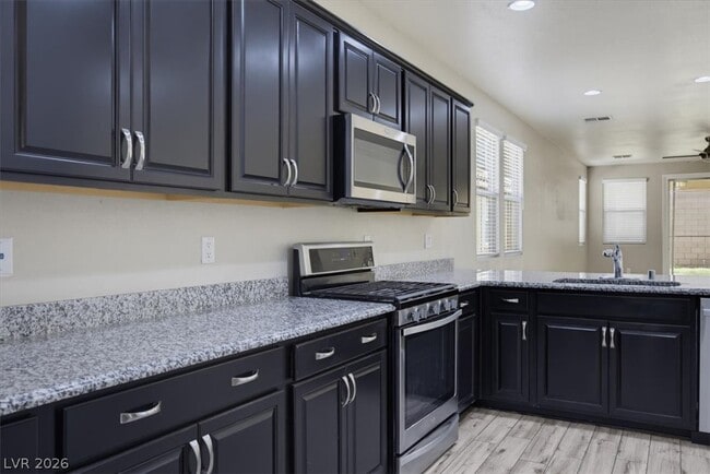 Photo - 917 Spiracle Ave