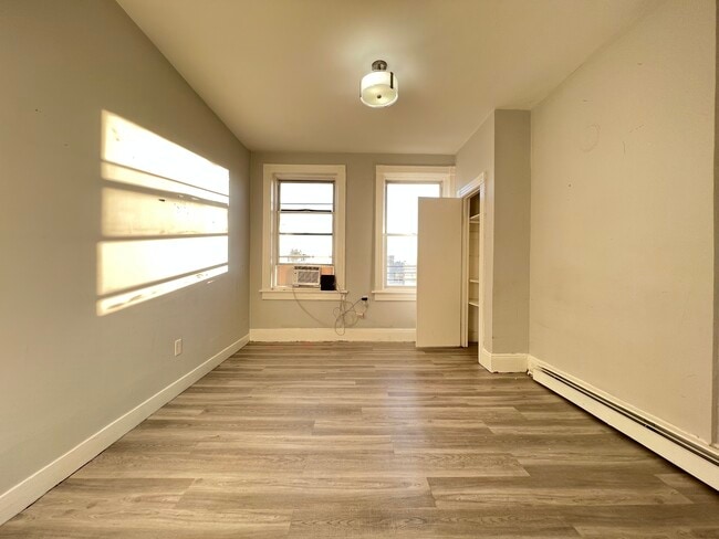 89-91 E 25th St 13 - 90 E 25th St Unit 13