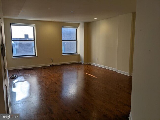 Photo - 707 Chestnut St Unit APT 4F
