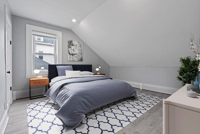 Photo - 234 Bowen St